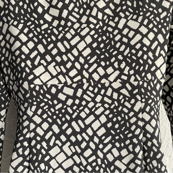 Lauren Ralph Lauren Sunburst Overlap Dress - Picture 6 of 10